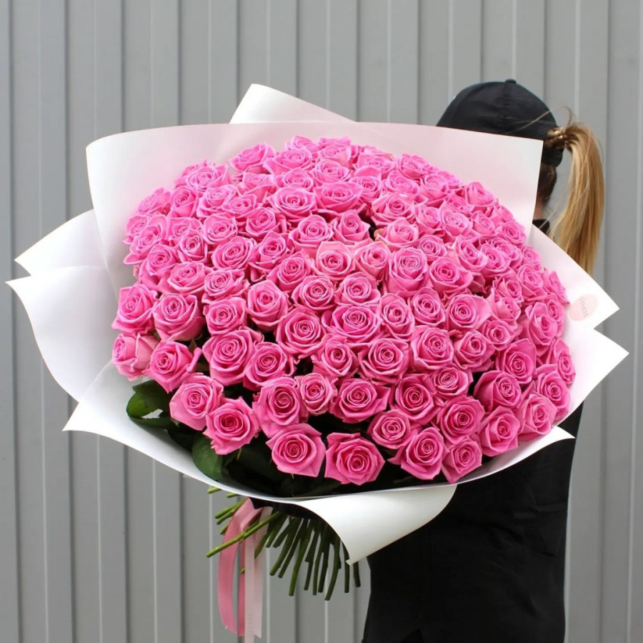 Букет из 101 ярко-розовой розы