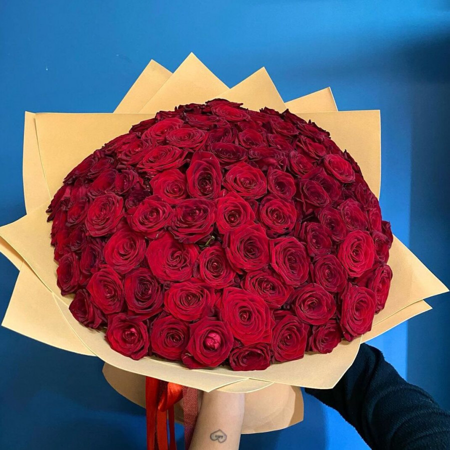 Букет из 101 красной розы в фоамиране