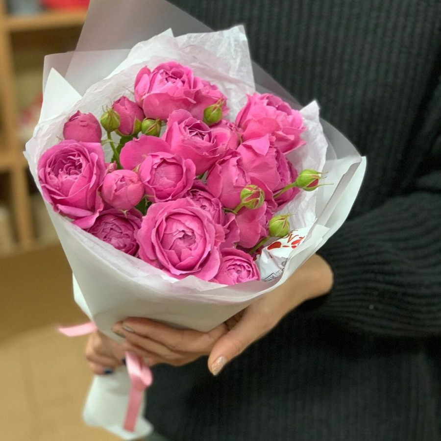 Букет из 5 розовых кустовых пионовидных роз - фото 3